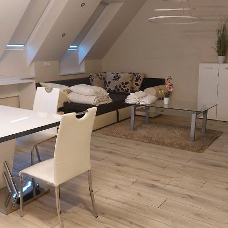Hajnal Apartman Apartment Szeged Exterior photo