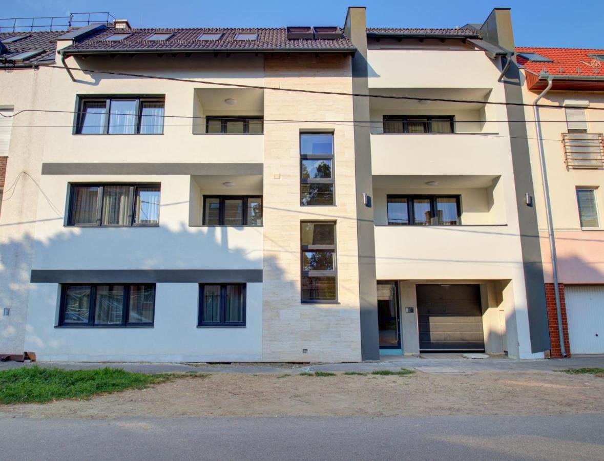 Hajnal Apartman Apartment Szeged Exterior photo