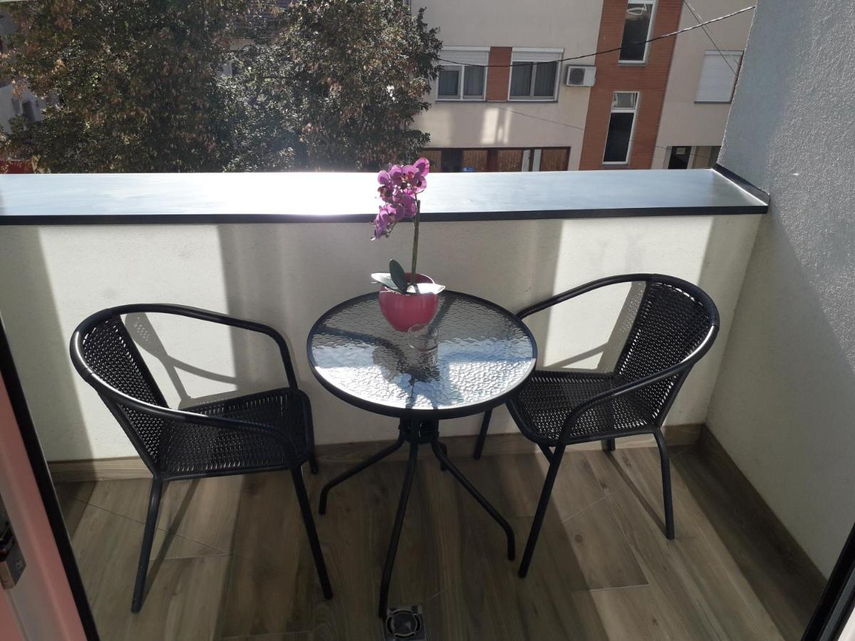 Hajnal Apartman Apartment Szeged Exterior photo